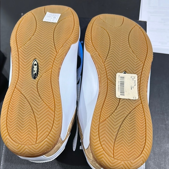 310 Motoring White and Gold Men's Shoes - Picture 5 of 8